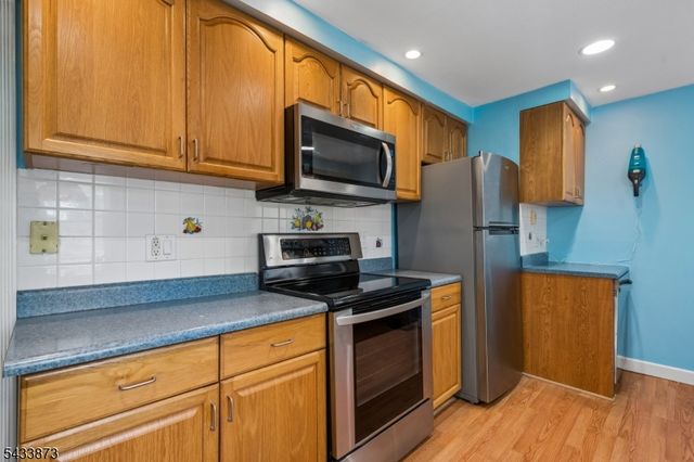 15 Elm St, Mount Olive Twp., NJ 07828