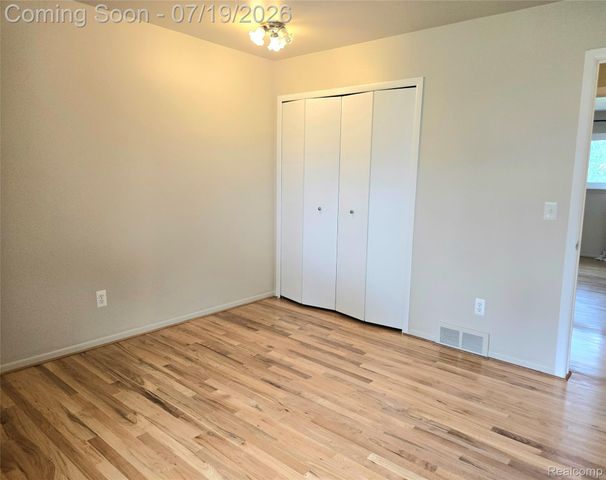 3639 Pall Drive, Warren, MI 48092