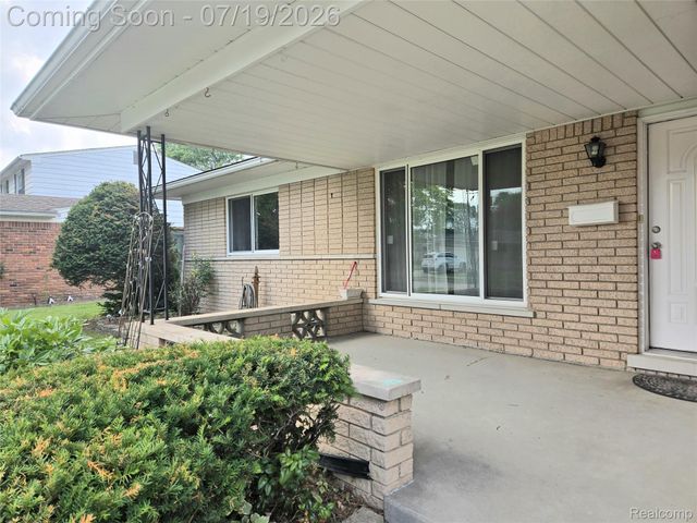 3639 Pall Drive, Warren, MI 48092