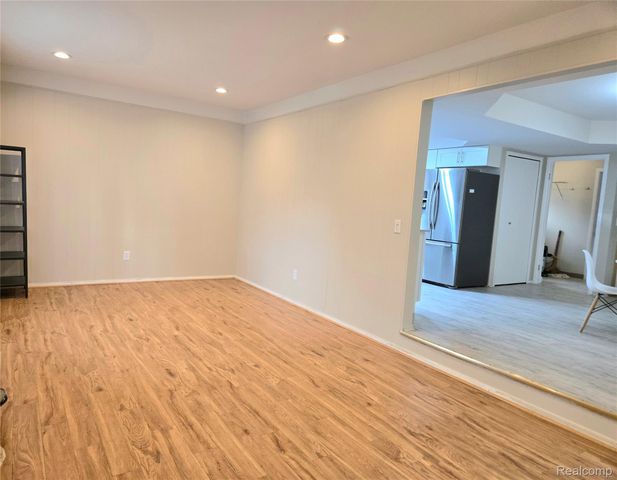 3639 Pall Drive, Warren, MI 48092