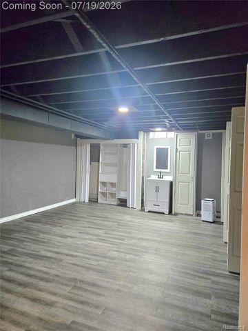 3639 Pall Drive, Warren, MI 48092