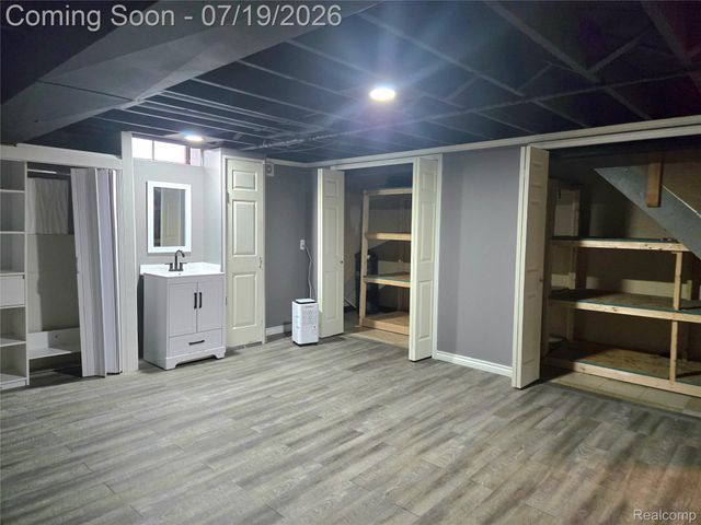 3639 Pall Drive, Warren, MI 48092