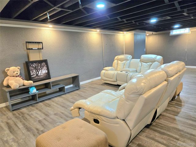 3639 Pall Drive, Warren, MI 48092