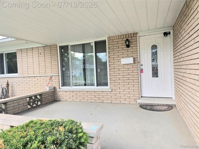 3639 Pall Drive, Warren, MI 48092