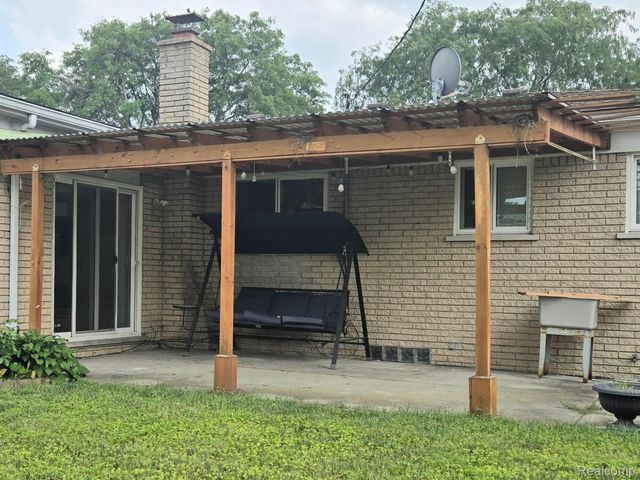 3639 Pall Drive, Warren, MI 48092