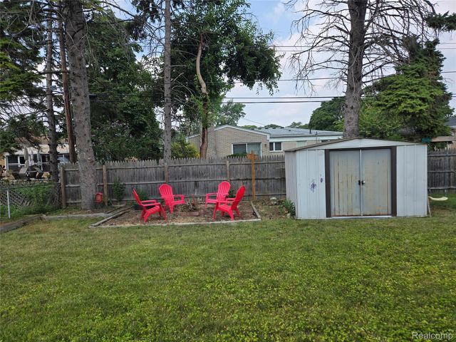 3639 Pall Drive, Warren, MI 48092