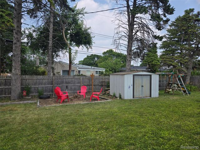 3639 Pall Drive, Warren, MI 48092