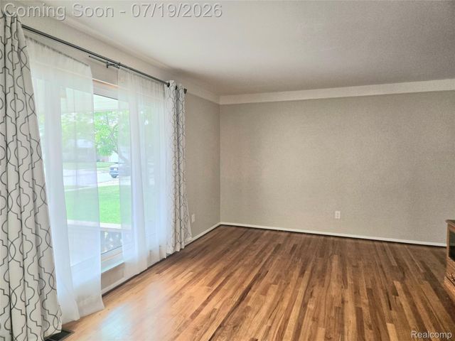 3639 Pall Drive, Warren, MI 48092