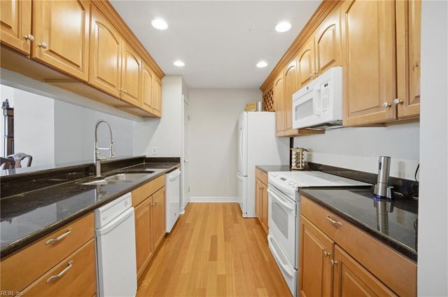 40 Rader St Apt 101, Norfolk, VA 23510