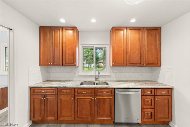 24479 Gessner Road, North Olmsted, OH 44070