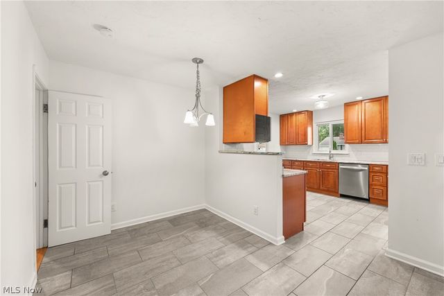 24479 Gessner Road, North Olmsted, OH 44070