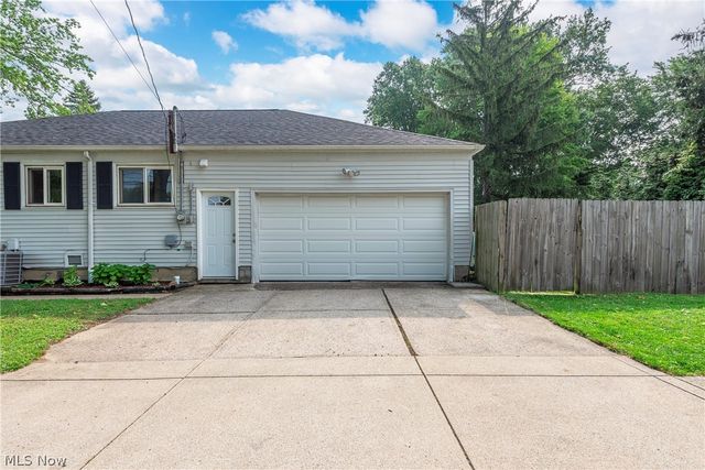 24479 Gessner Road, North Olmsted, OH 44070