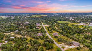420 Onion Creek LN, Driftwood, TX 78619