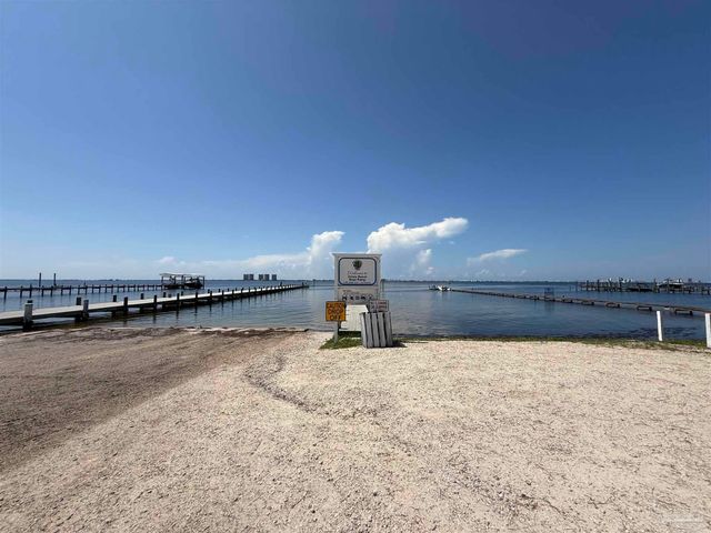 1032 Shady Pine Dr, Gulf Breeze, FL 32563