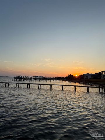 1032 Shady Pine Dr, Gulf Breeze, FL 32563