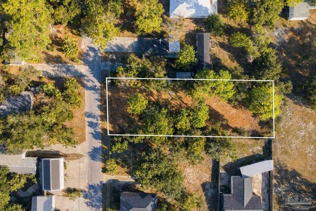 1032 Shady Pine Dr, Gulf Breeze, FL 32563