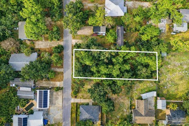 1032 Shady Pine Dr, Gulf Breeze, FL 32563