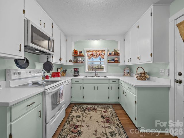 1434 Lake Adger Road, Mill Spring, NC 28756
