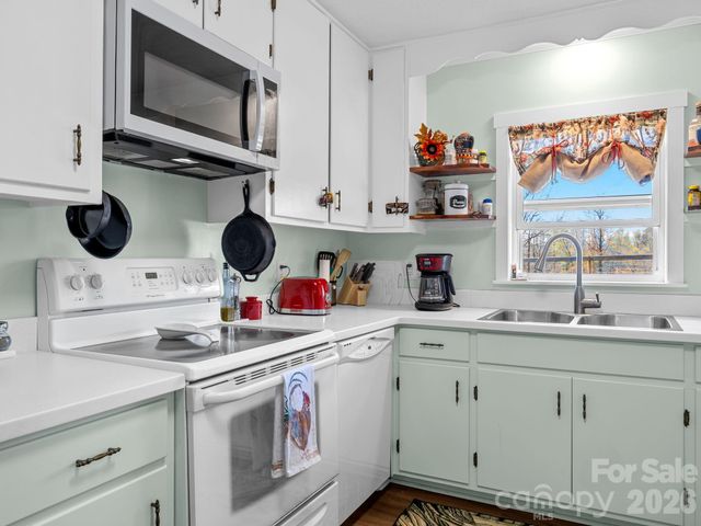 1434 Lake Adger Road, Mill Spring, NC 28756