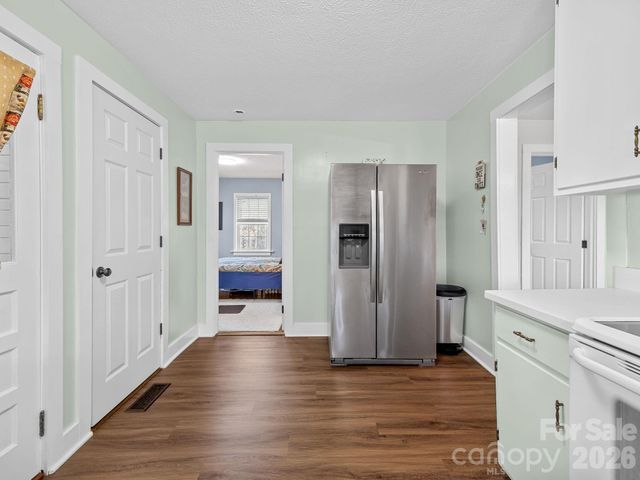 1434 Lake Adger Road, Mill Spring, NC 28756