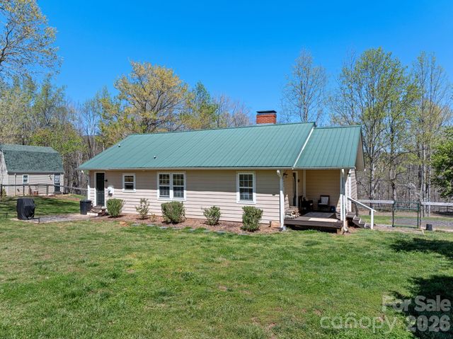 1434 Lake Adger Road, Mill Spring, NC 28756