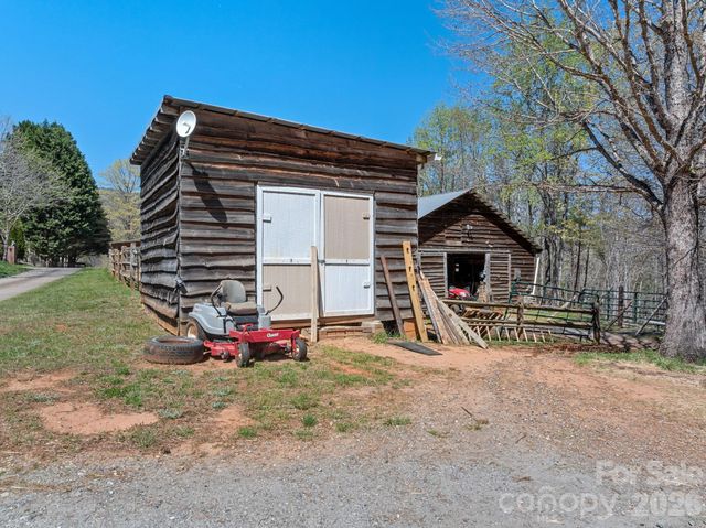 1434 Lake Adger Road, Mill Spring, NC 28756