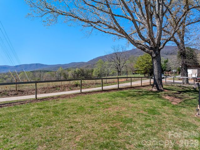 1434 Lake Adger Road, Mill Spring, NC 28756