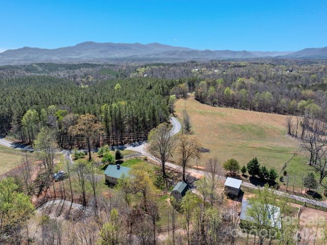 1434 Lake Adger Road, Mill Spring, NC 28756