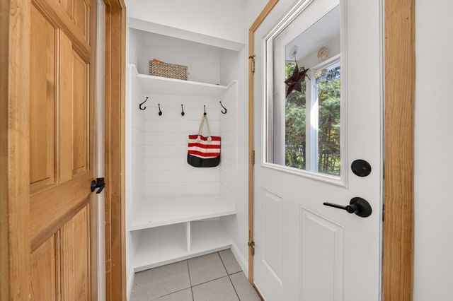 32 Slades Farm Ln, Dartmouth, MA 02748