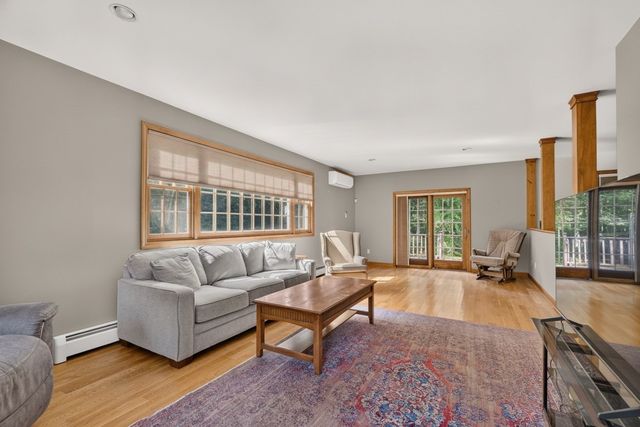 32 Slades Farm Ln, Dartmouth, MA 02748