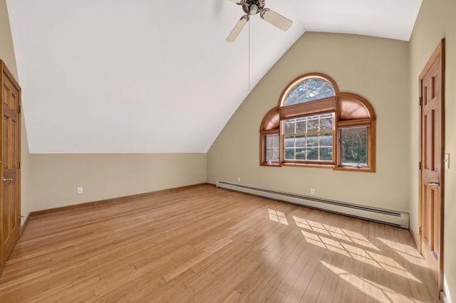 32 Slades Farm Ln, Dartmouth, MA 02748