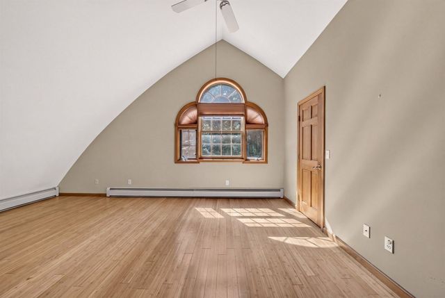 32 Slades Farm Ln, Dartmouth, MA 02748