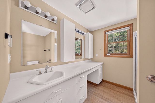 32 Slades Farm Ln, Dartmouth, MA 02748