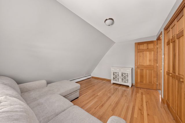32 Slades Farm Ln, Dartmouth, MA 02748
