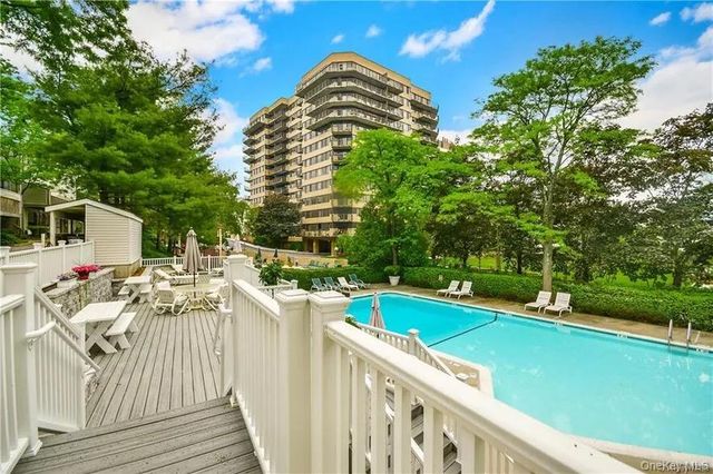 28 Hillside Terrace F, White Plains, NY 10601