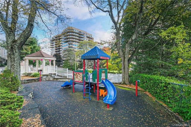 28 Hillside Terrace F, White Plains, NY 10601