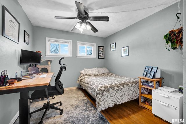 1806 W GLEN Avenue, Peoria, IL 61614