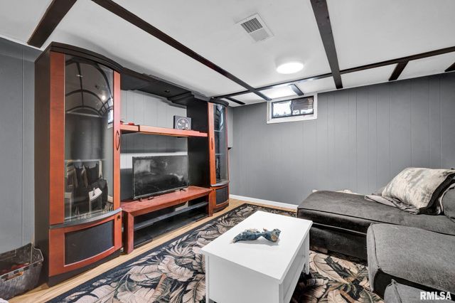 1806 W GLEN Avenue, Peoria, IL 61614