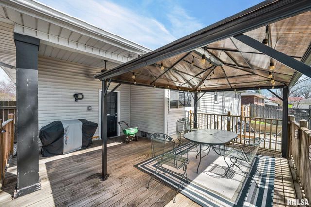 1806 W GLEN Avenue, Peoria, IL 61614