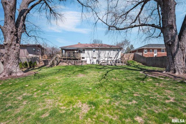 1806 W GLEN Avenue, Peoria, IL 61614