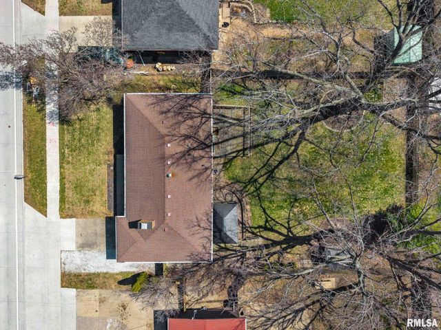 1806 W GLEN Avenue, Peoria, IL 61614