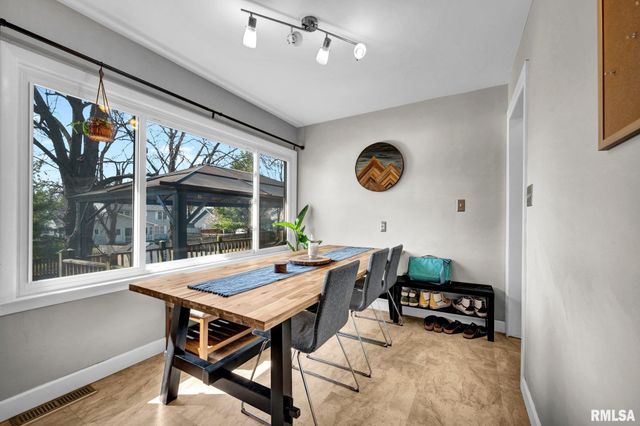 1806 W GLEN Avenue, Peoria, IL 61614