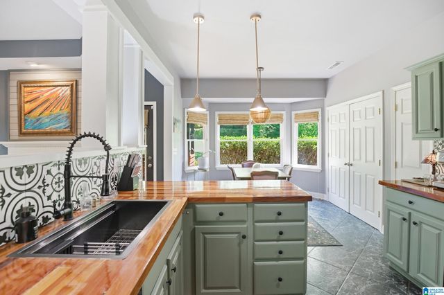 529 WILLOW LANE, Trussville, AL 35173
