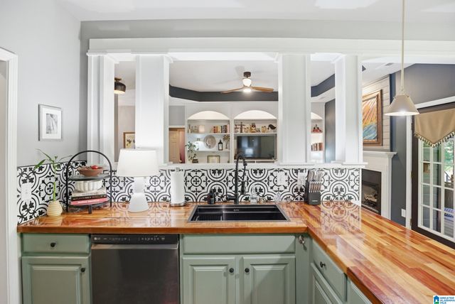529 WILLOW LANE, Trussville, AL 35173