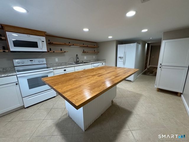 55 White Oak Lane, Wolcott, CT 06716