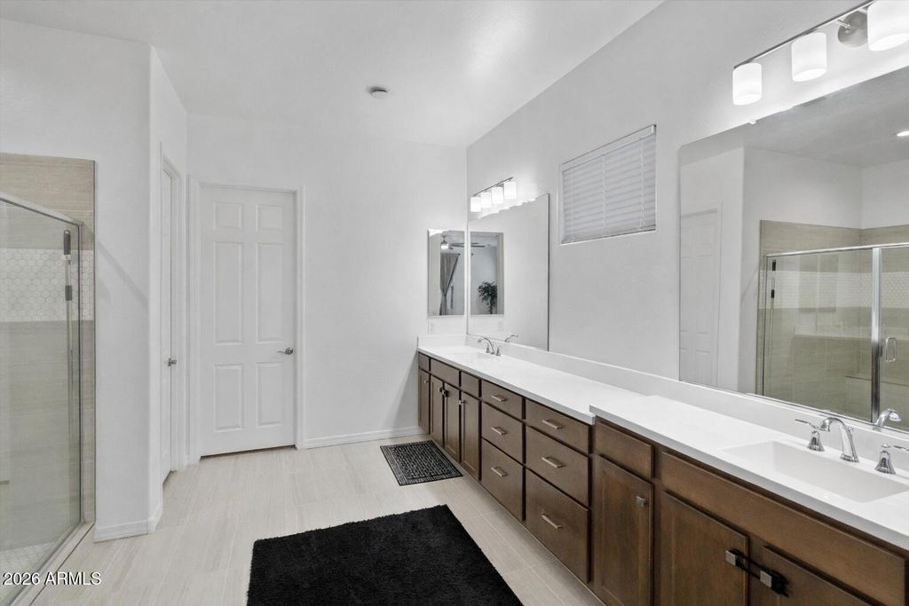 Image 21 of property listing at 12393 W Trumbull Road, Avondale, AZ 85323