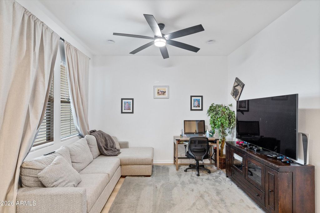Image 29 of property listing at 12393 W Trumbull Road, Avondale, AZ 85323
