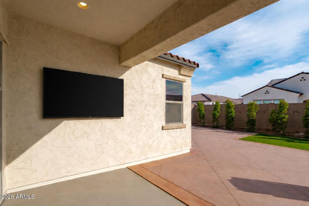 Image 38 of property listing at 12393 W Trumbull Road, Avondale, AZ 85323