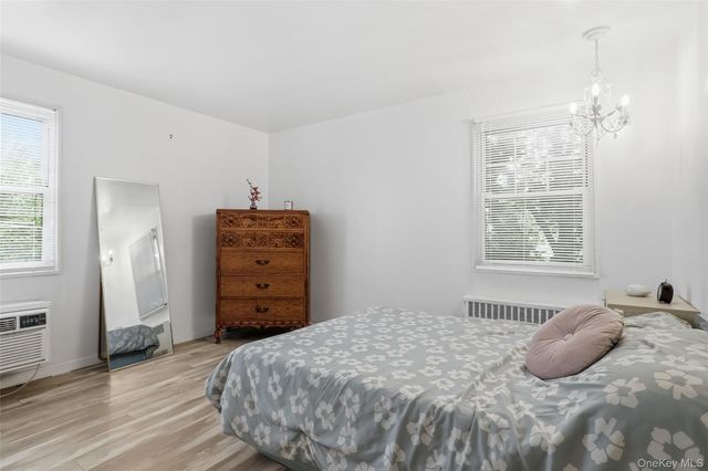 324 Post Avenue 12L, Westbury, NY 11590
