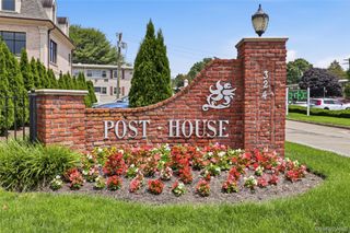 324 Post Avenue 12L, Westbury, NY 11590